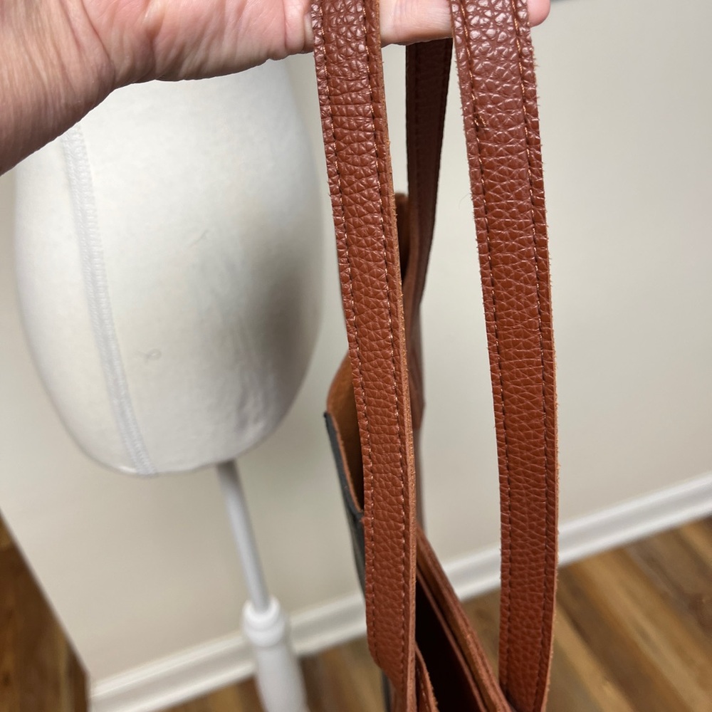 Vince Camuto, EUC, Rich Brown Textured Leather Tote, 17” x11.5”, inside pocket - Picture 7 of 11